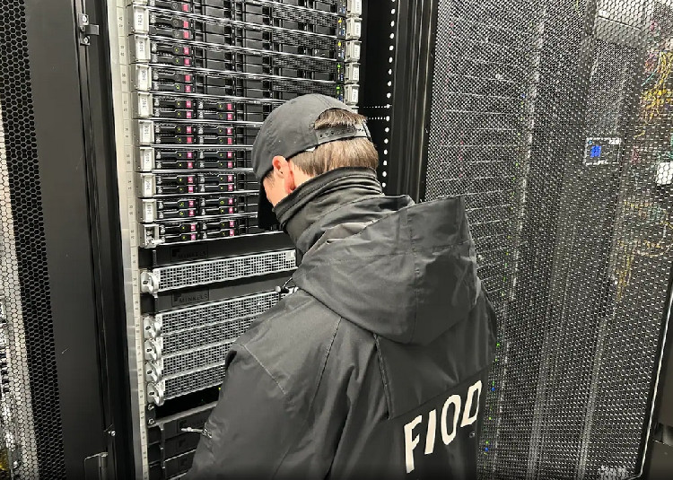 Серверы исчезли, компенсация — «по талону». Как проблемы THE·Hosting и UFO·Hosting привели к расследованию в Нидерландах Серверы исчезли, компенсация — «по талону». Как проблемы THE·Hosting и UFO·Hosting привели к расследованию в Нидерландах